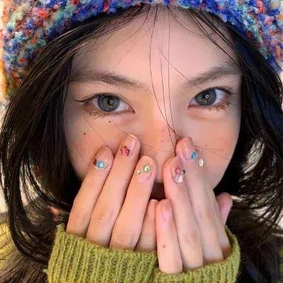 运动鞋